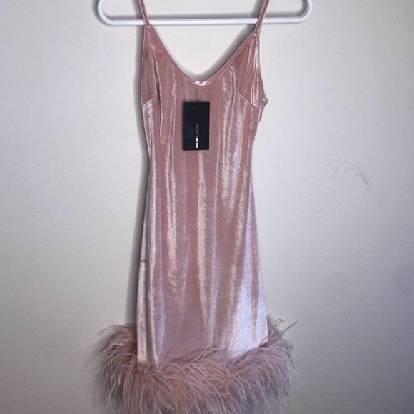 FASHIONNOVA DRESS - Picture 3 of 3